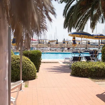Baia Del Sole Aparthotel Civitavecchia